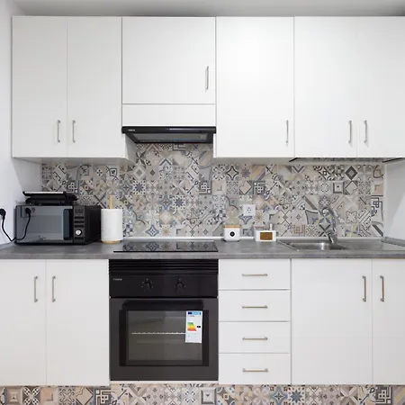 Home2book Relaxing Poolside Escape, *