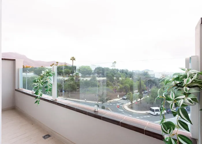 Home2book Relaxing Poolside Escape,