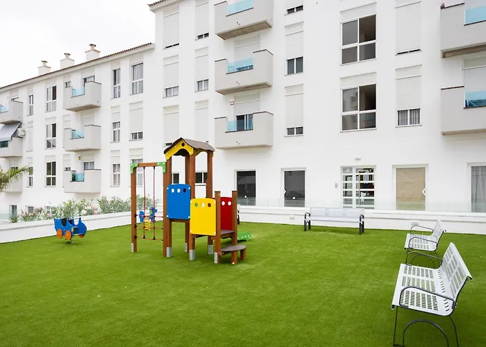 Home2book Relaxing Poolside Escape,