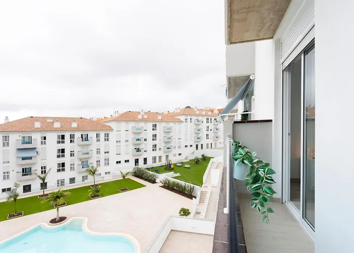 Home2book Relaxing Poolside Escape, Apartamento