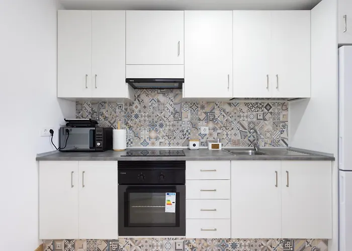 Home2book Relaxing Poolside Escape, *