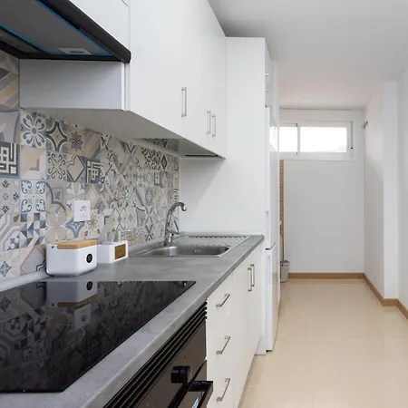 Апартаменты Home2book Relaxing Poolside Escape,