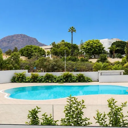 Home2book Relaxing Poolside Escape, Appartamento *