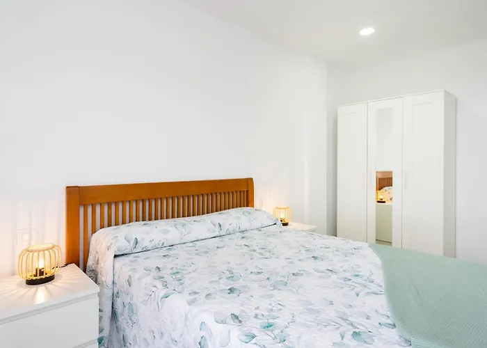 Home2book Relaxing Poolside Escape, *